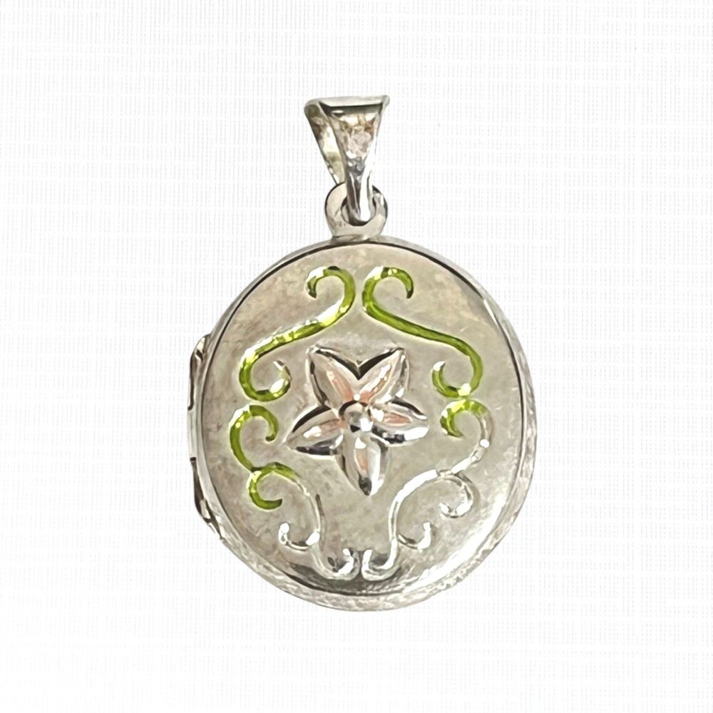 Silver Plated Oval Locket Starfish Swirl Star Beach Coastal Sea Picture Holder